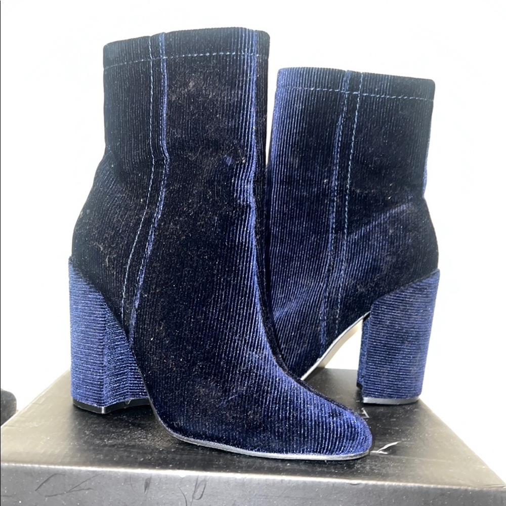 Elegant Navy Velvet Ankle Boots